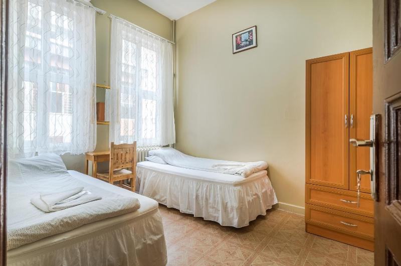 Double or Twin Room with Shared Bathroom image 3