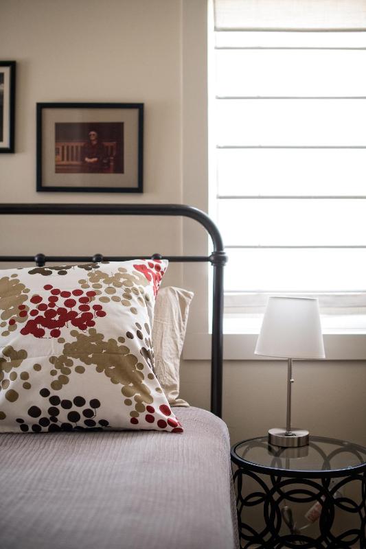 Queen Room image 3