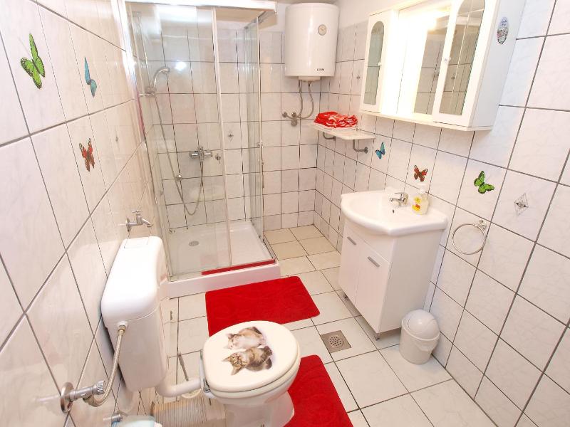 Apartment image 3