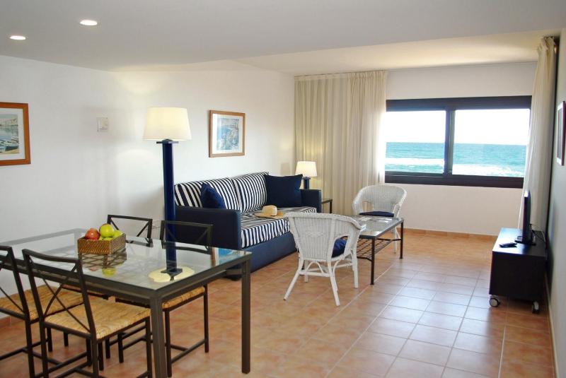One-Bedroom Apartment with Sea View image 1