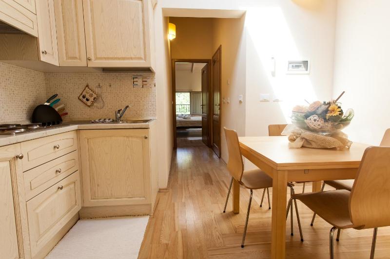 One-Bedroom Apartment image 4