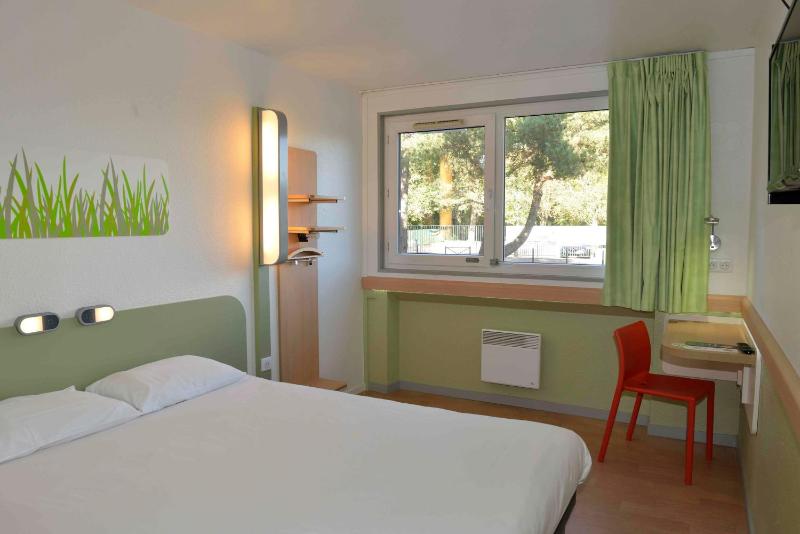 Double Room image 3