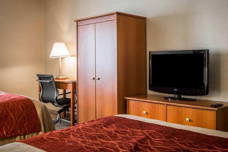 Double Room with Two Double Beds - Smoking image 2