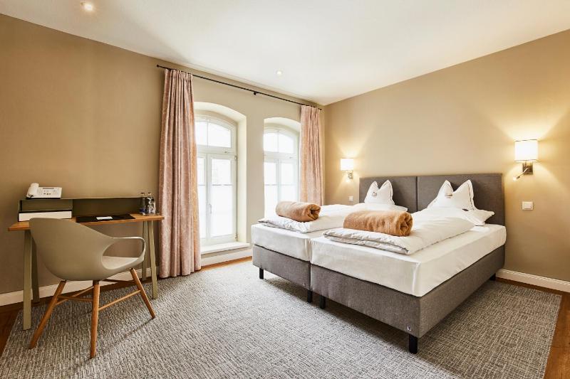 Double Room image 4