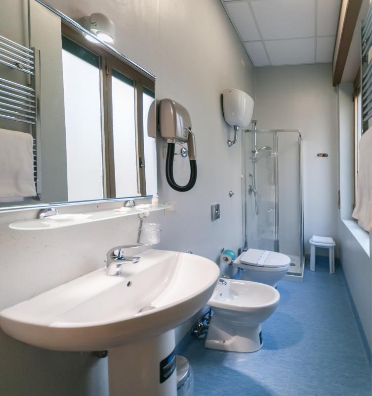 Single Room image 3
