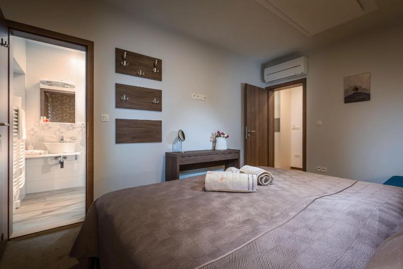 Apartment image 2