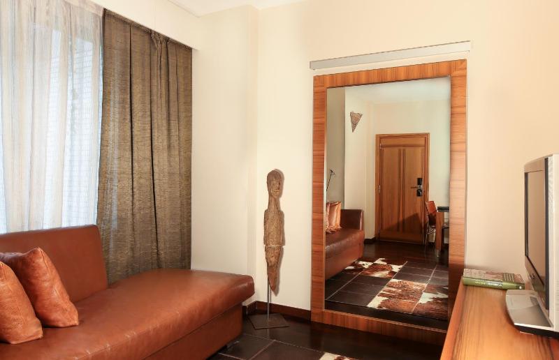 Junior Suite (3 Adults) image 3