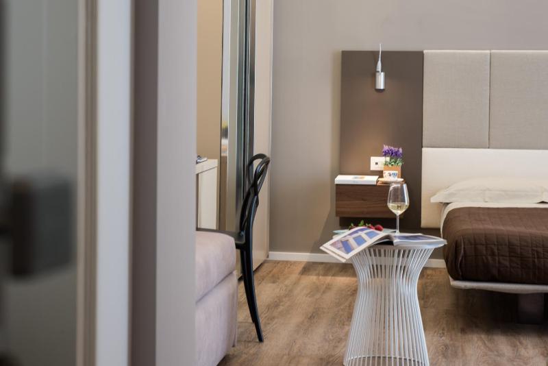 Superior Triple Room image 3