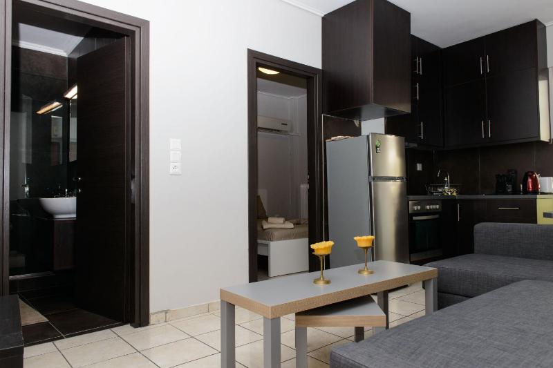 Apartment & Parking 100m Kerameikos Metro - image 10