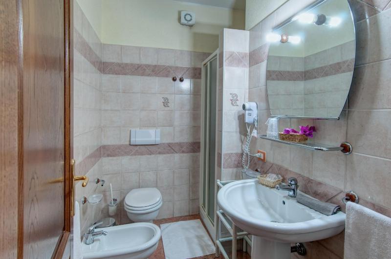 Double Room with Balcony image 3