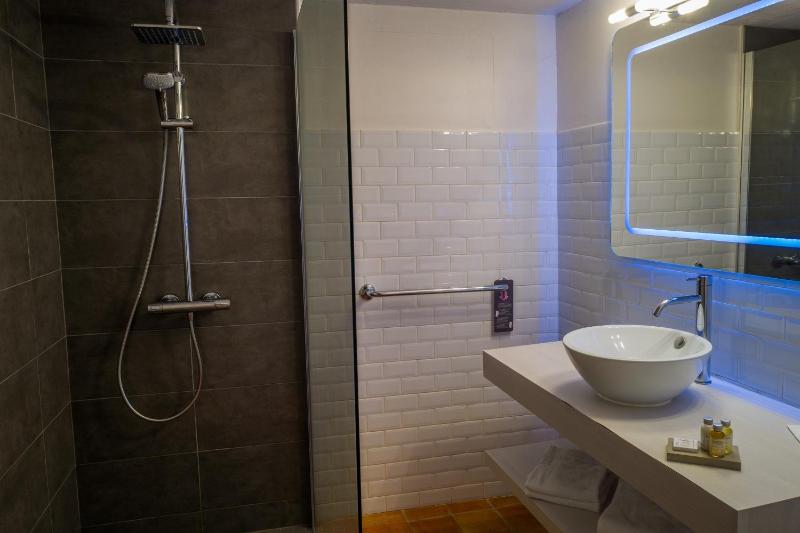 Privilege Room image 4