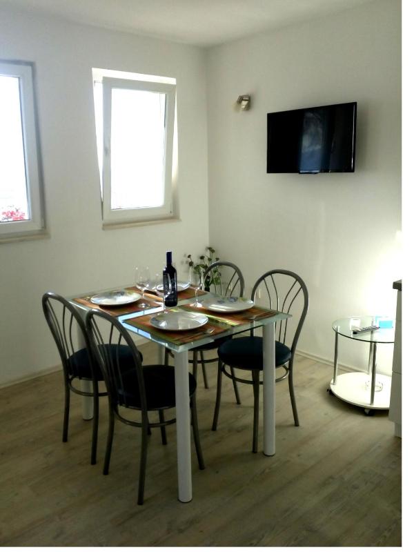 Two-Bedroom Apartment with Sea View image 3