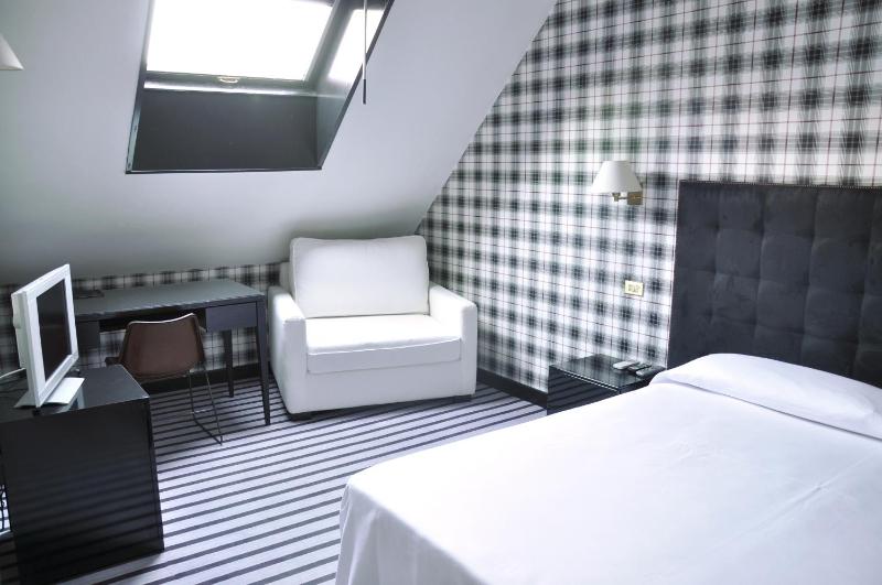 Hotel Clarin - image 28