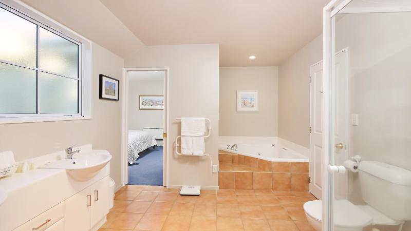 Olive House Bed and Breakfast - image 47