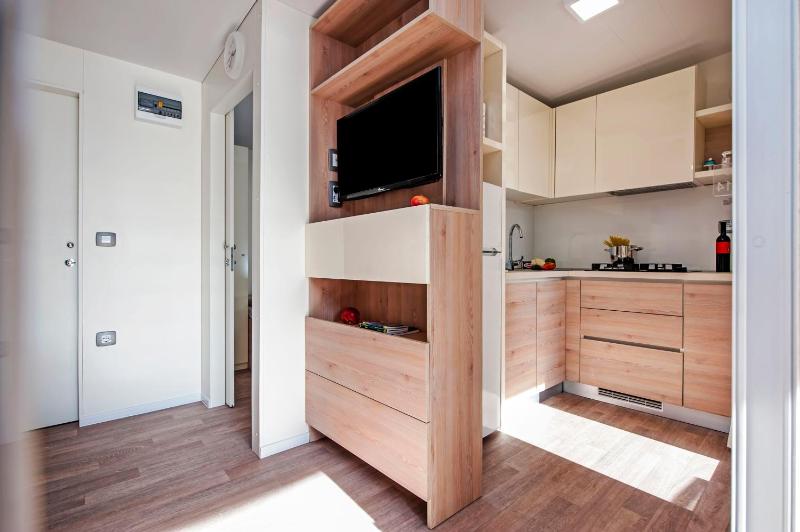 Mobile Home image 4