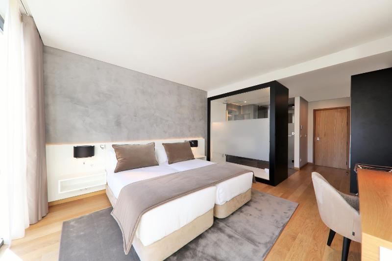 Double Room image 4