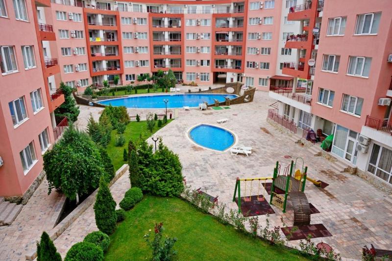 One-Bedroom Apartment with Balcony image 3