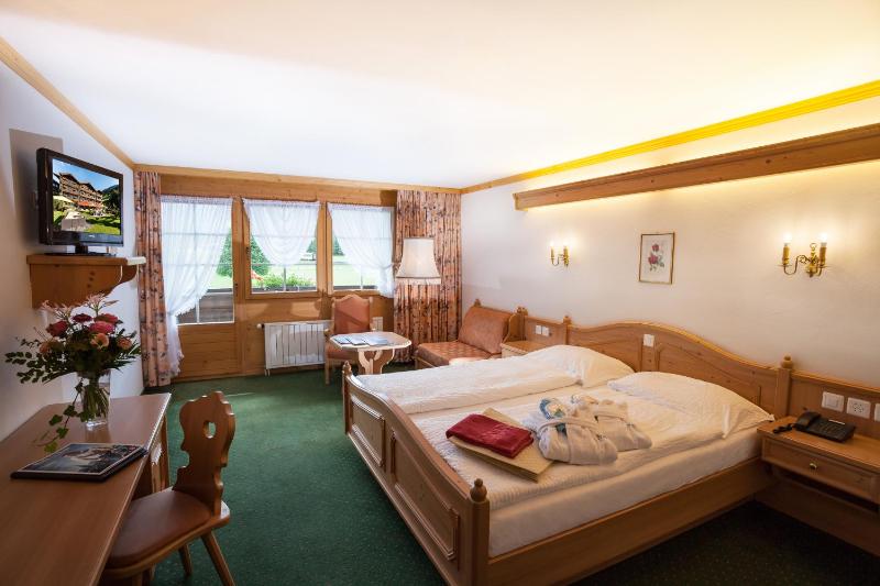 Superior Double Room with Balcony image 1