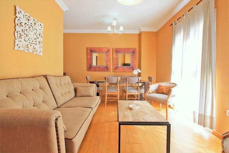Deluxe Two-Bedroom Apartment image 2