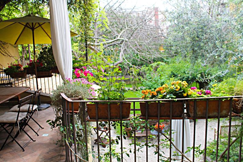 Inn The Garden - image 13