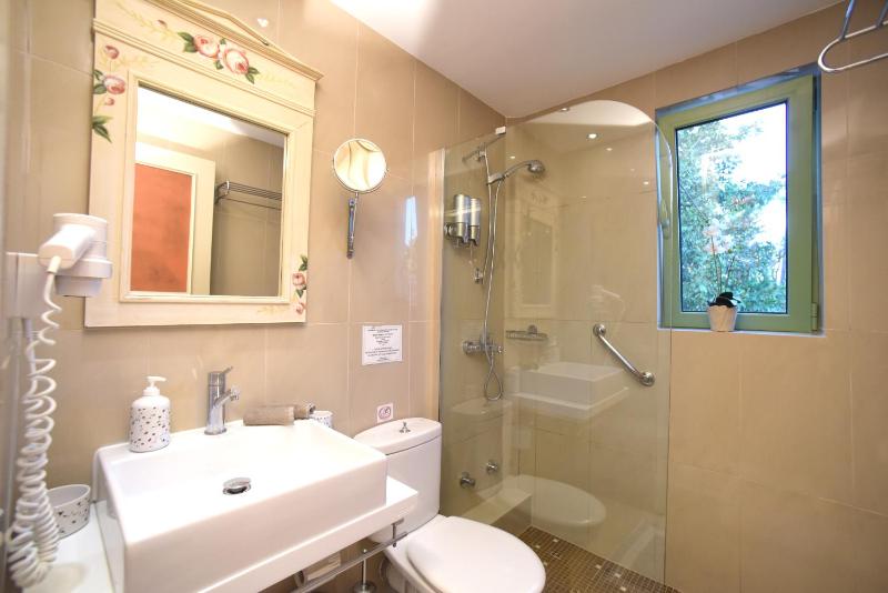 Apartment image 3