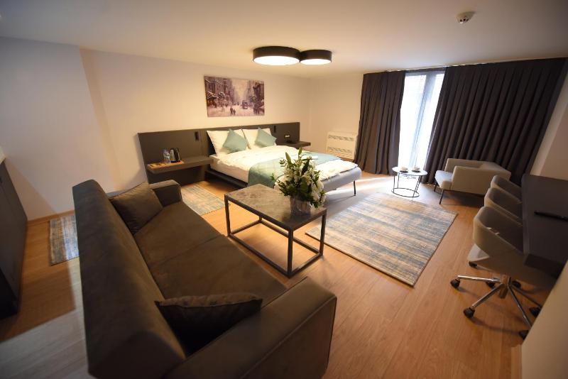 Double Room with Terrace image 2