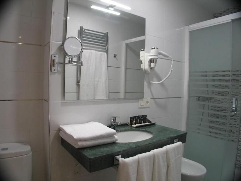 Triple Room with Garden View image 2