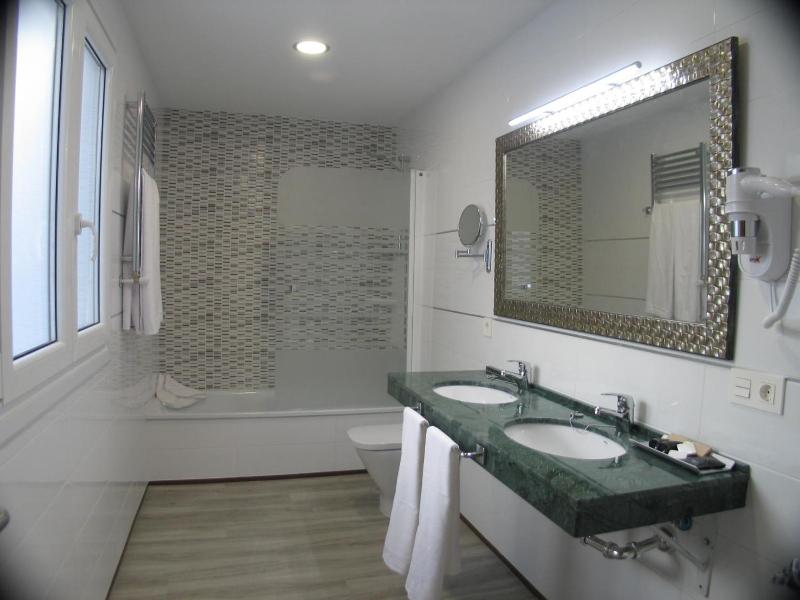 Superior Double Room image 2