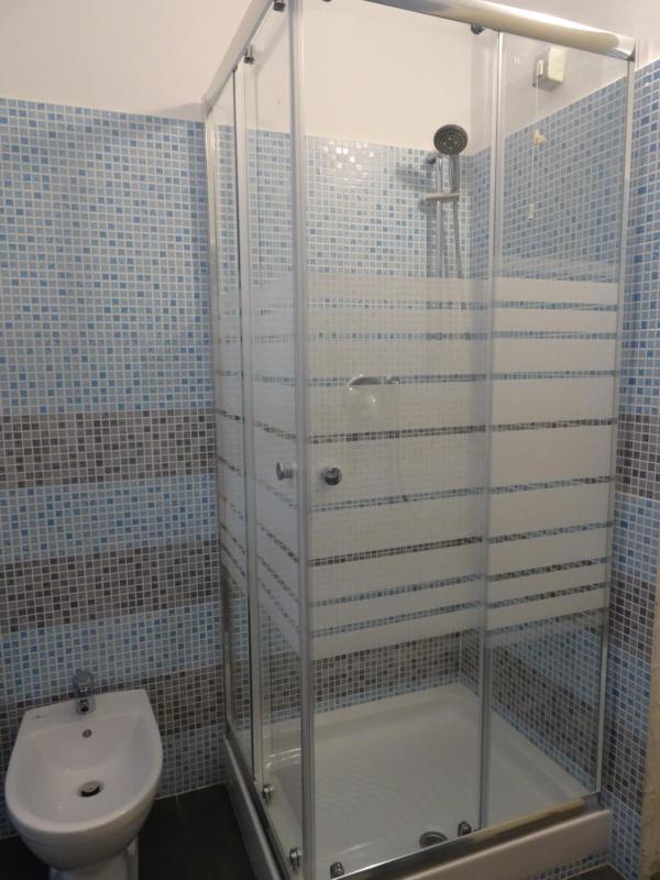 Double Room with Shared Bathroom image 2