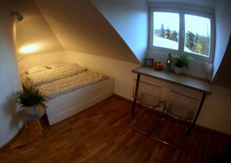 Deluxe Double Room with Extra Bed image 2