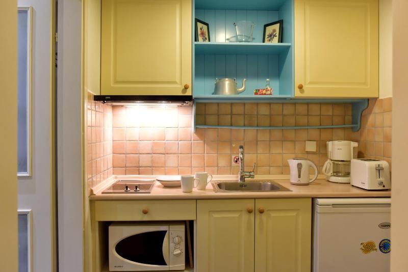 Studio Apartment image 2