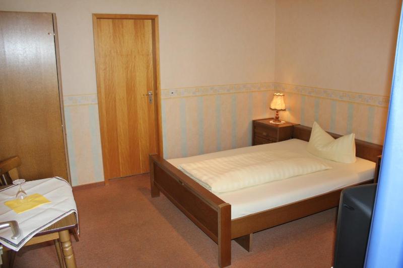 Double Room image 3