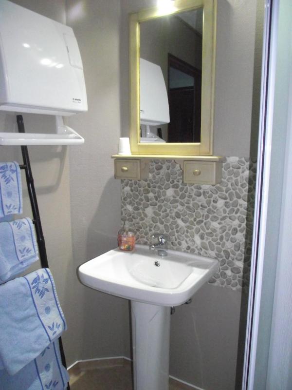 Comfort Triple Room image 3
