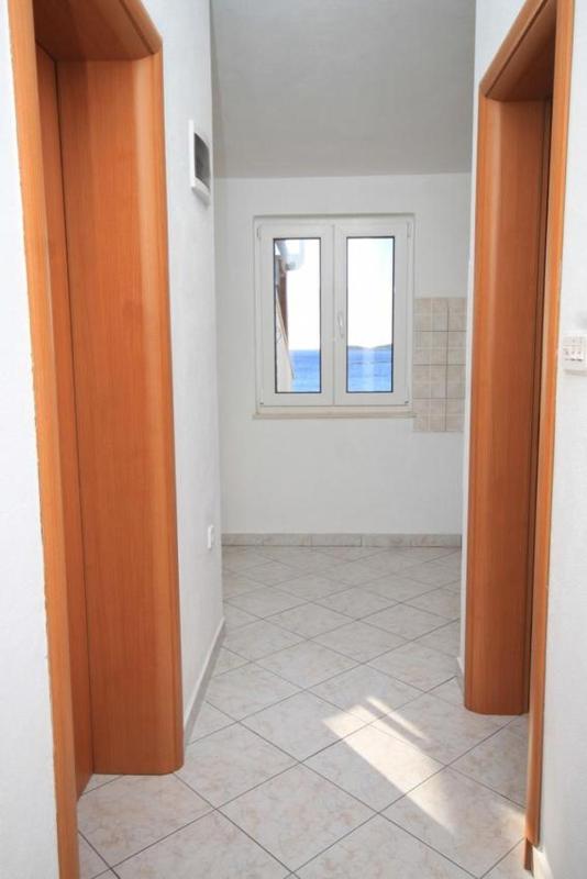 One-Bedroom Apartment with Terrace and Sea View image 3