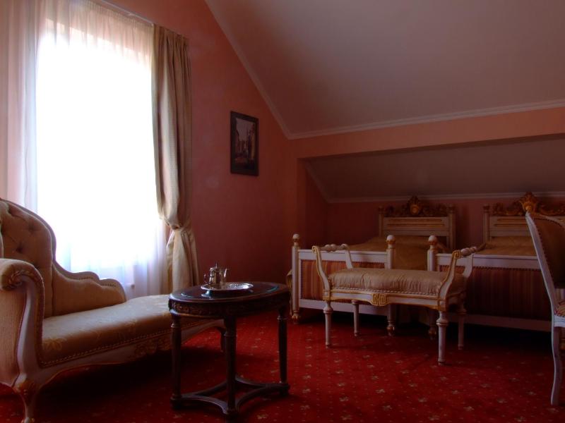Double or Twin Room image 3