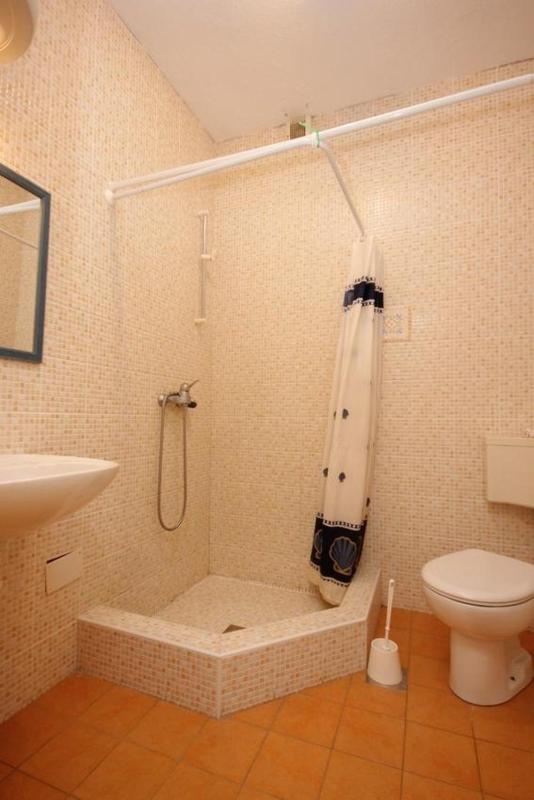 One-Bedroom Apartment with Terrace image 3