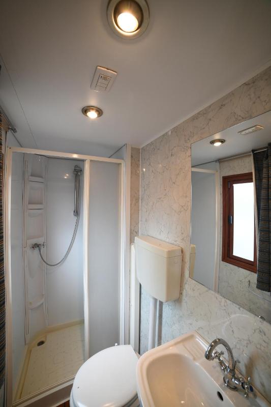 Two-Bedroom Mobile Home image 4