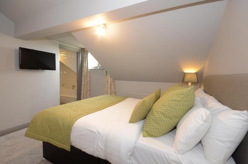 Double Room image 3