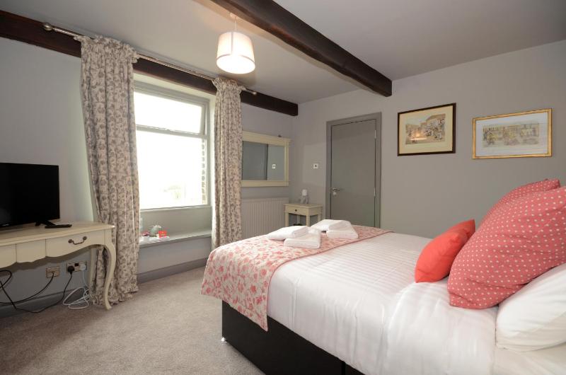 Double Room image 4