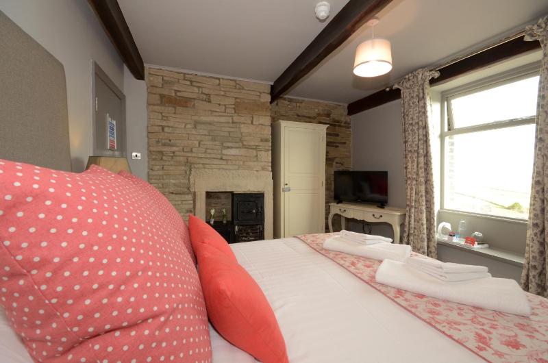 Double Room image 2