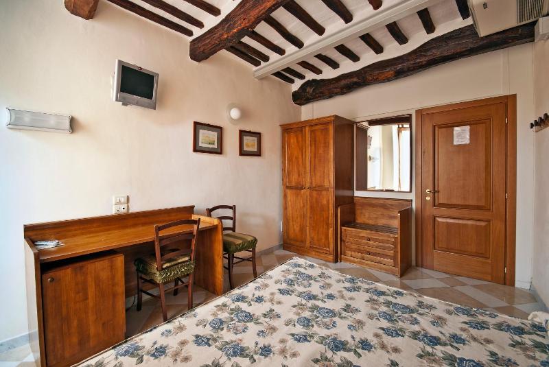 Double or Twin Room with Private External Bathroom image 2