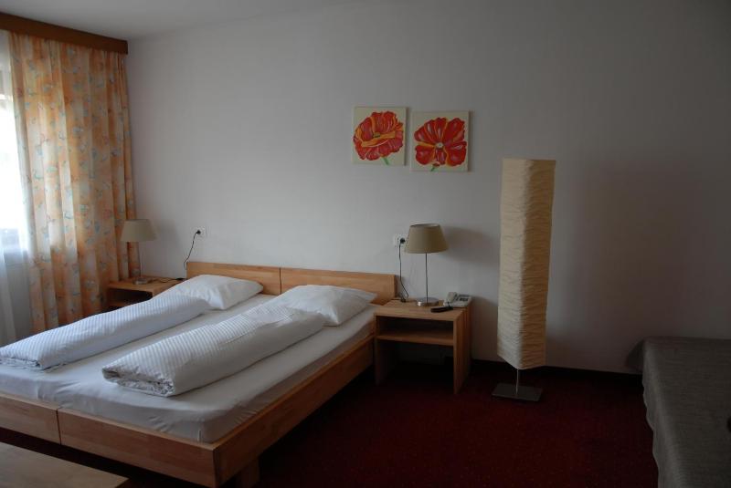 Double Room with Balcony image 3