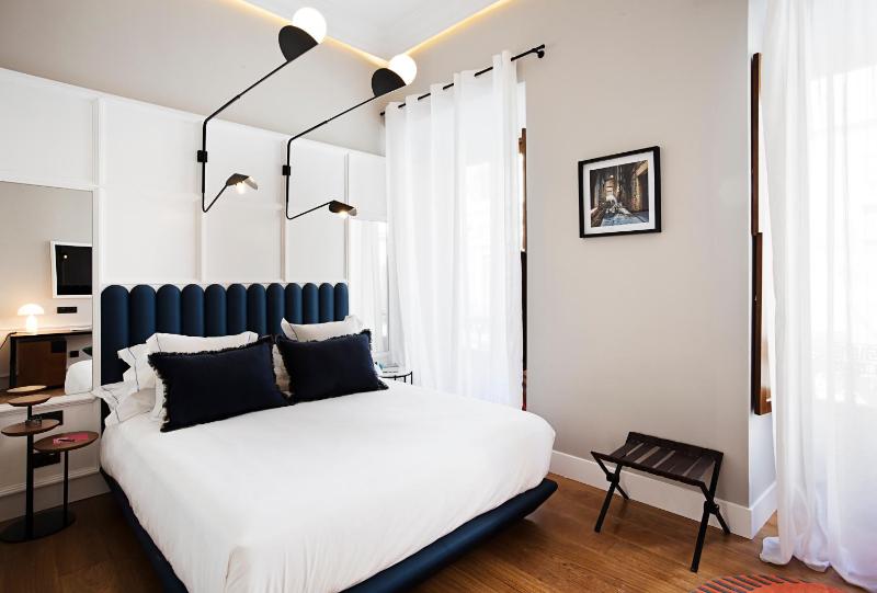 Standard Double or Twin Room image 4