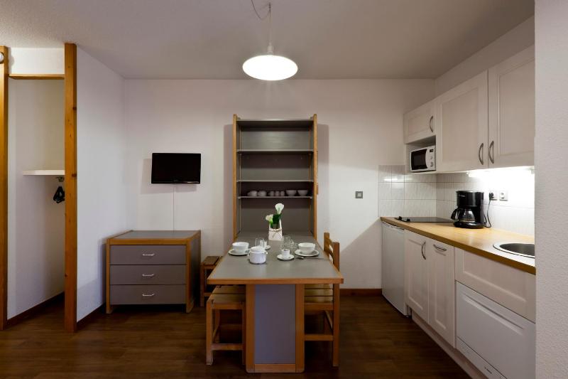 Studio (2 Adults) image 2