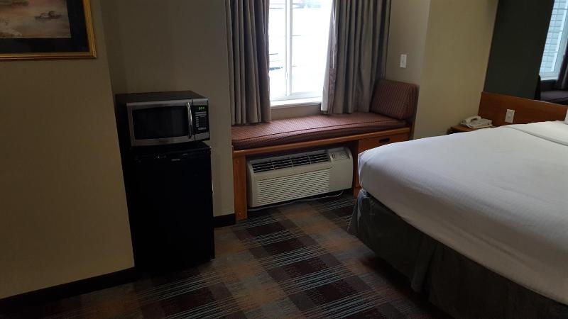 Queen Room - Disability Access/Non-Smoking image 4