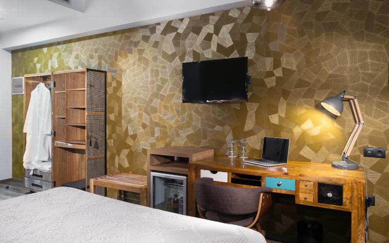 Deluxe Double Room image 3