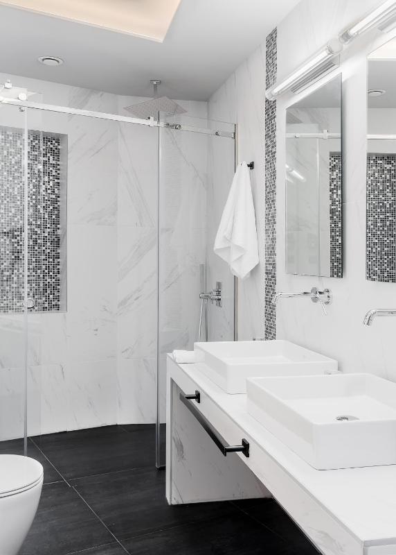 Junior Suite with Balcony image 3