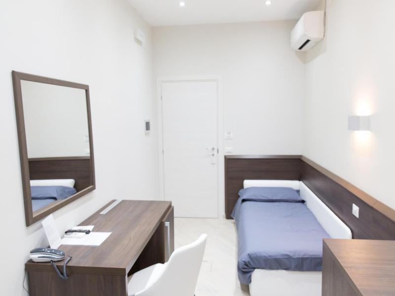Single Room image 1