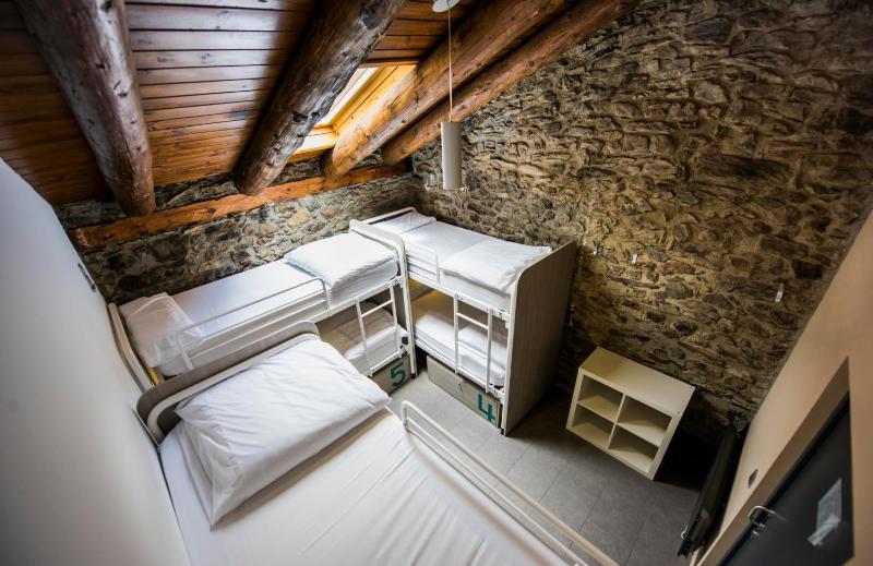 Single Bed in 6-Bed Dormitory Room image 1