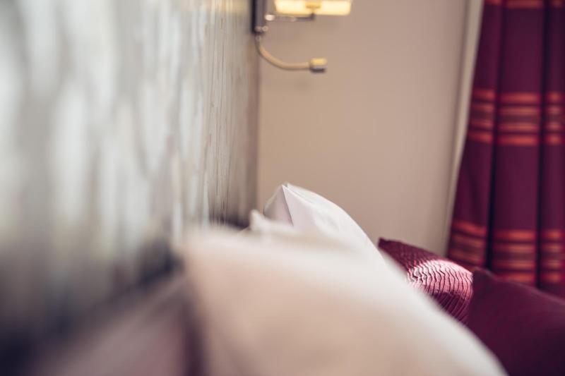 Twin Room image 3
